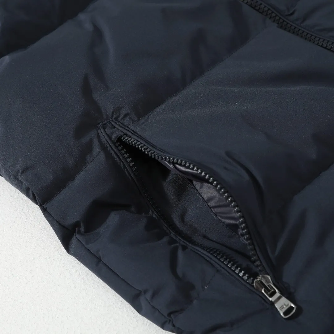 P490 #R51 Ralph Lauren winter new style for men and women, classic small logo waterproof pure down vest sleeveless official item number: RL14255 Full set of customized accessories, details determine success or failure.  - Accessories: Original hangtag, washed label + electroplated YK zipper logo, customized Laval Lauren zipper, full set of accessories - Same style for men and women. Color: Khaki, green, navy, black. Size: S M L